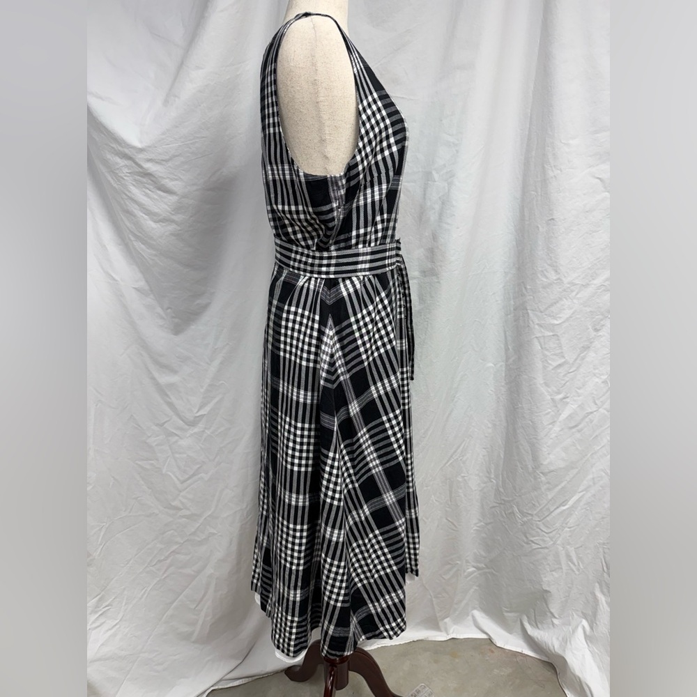 Ann Taylor Sleeveless Plaid Linen/Rayon Blend Midi Dress - Picture 3 of 8